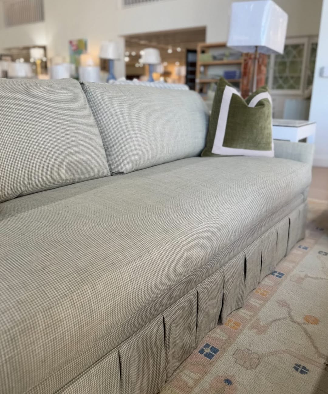 Caisson bench seat sofa covered in fabric Evermont, basil cleaning code spot clean - Image 4