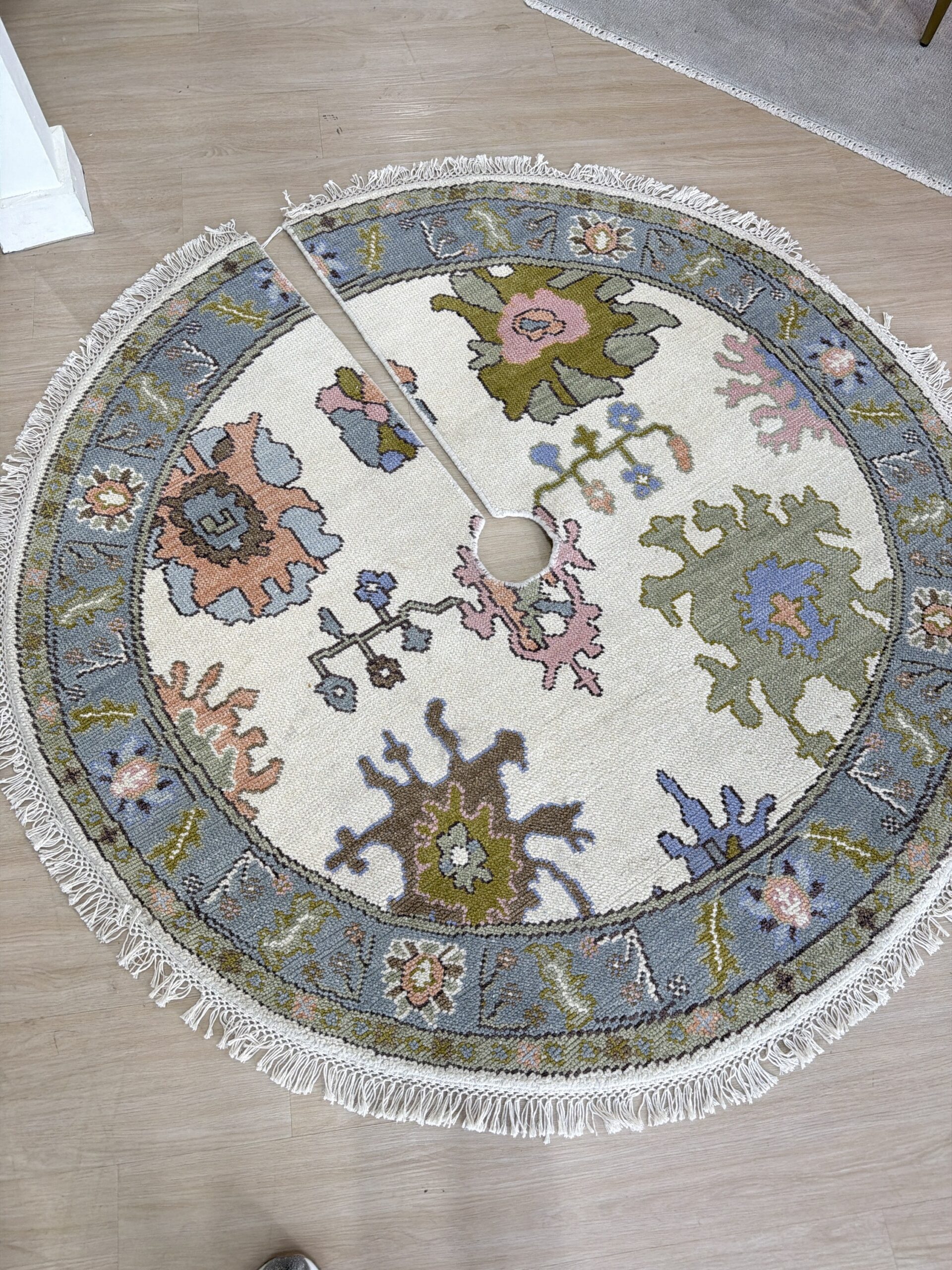 5’ round turkish oushack tree skirt