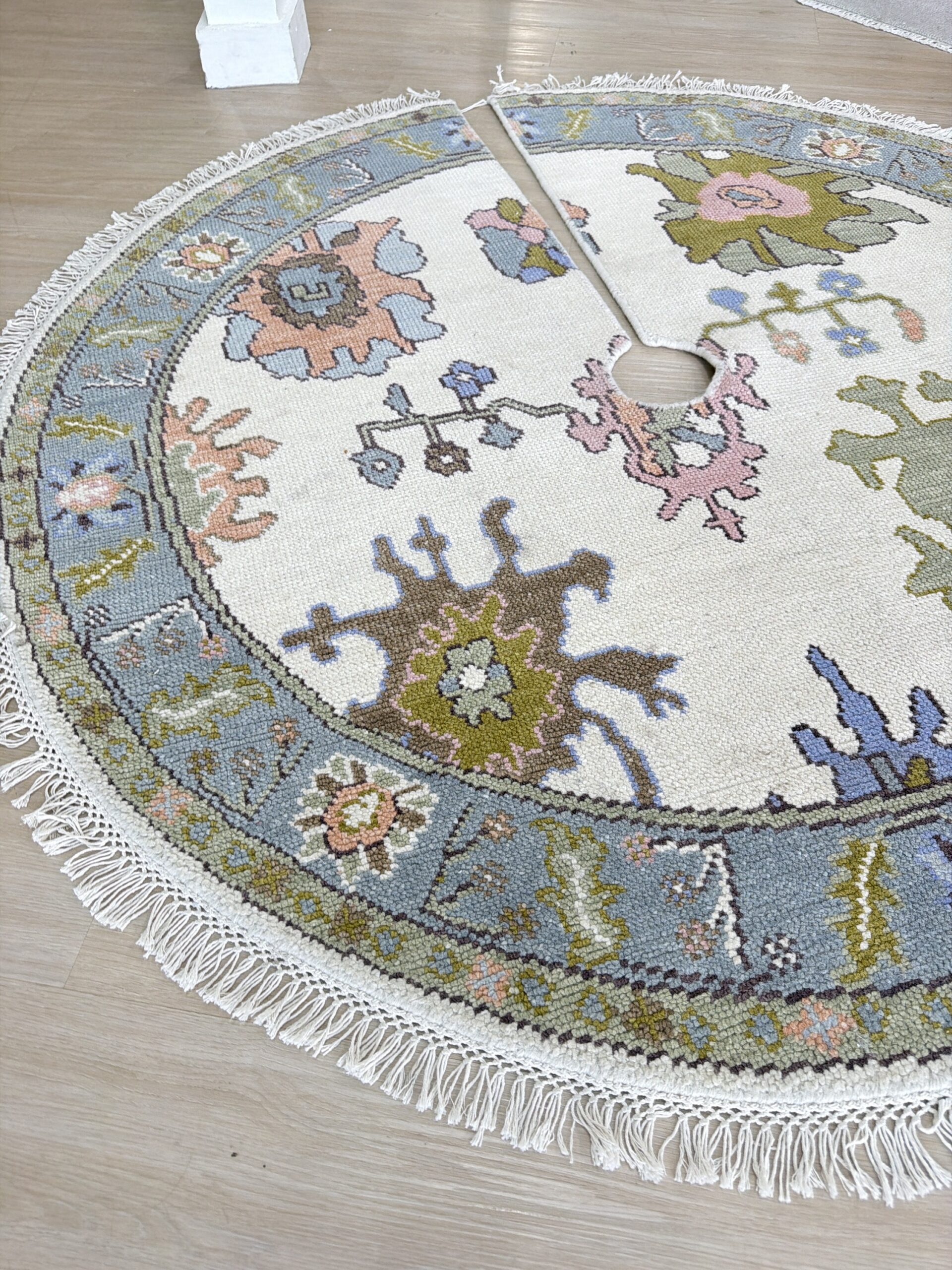 5’ round turkish oushack tree skirt - Image 2