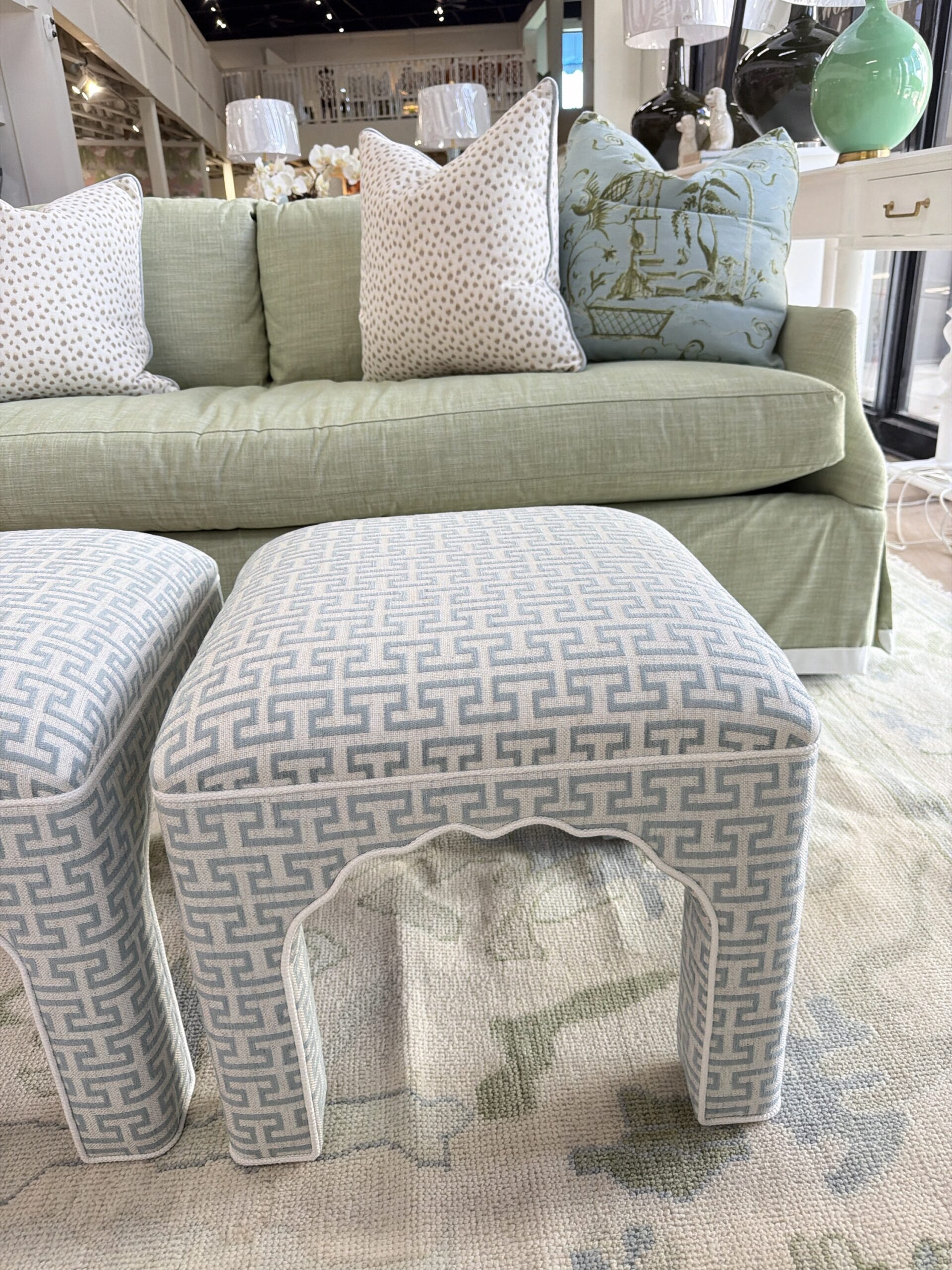 Pavon ottoman set in a stunning blue Greek key & white welting - Image 4