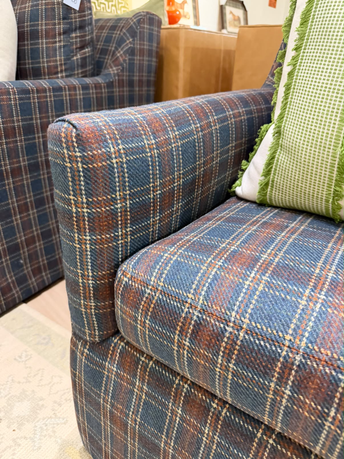 Jeannette swivel chair set covered in wool plaid fabric - Image 6