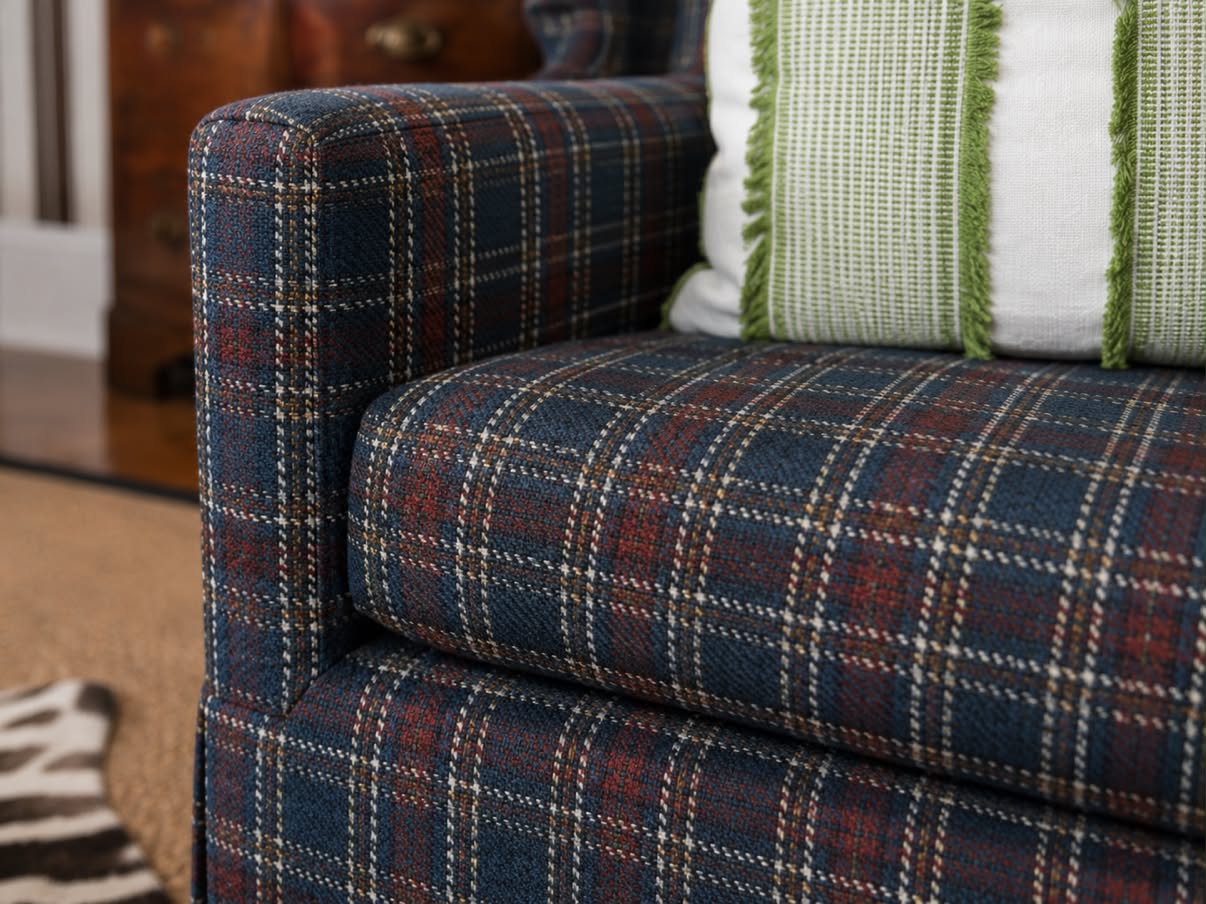 Jeannette swivel chair set covered in wool plaid fabric - Image 4