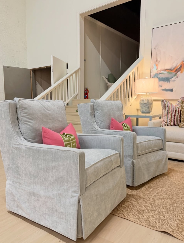 Lindi swivel rock chair set covered in performance fabric Ledgends sky!!