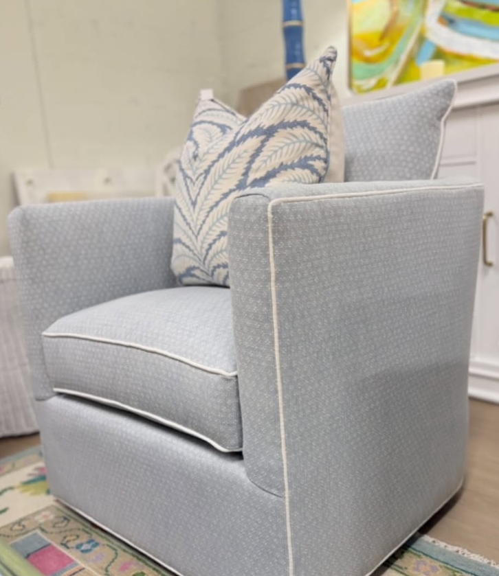 NEW | CRLAINE miles swivel chair set covered in Quatre point sky - Image 3