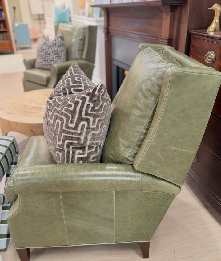 NEW | Push back leather recliner - Covered in green avocado genuine leather with a wooden leg - Image 3