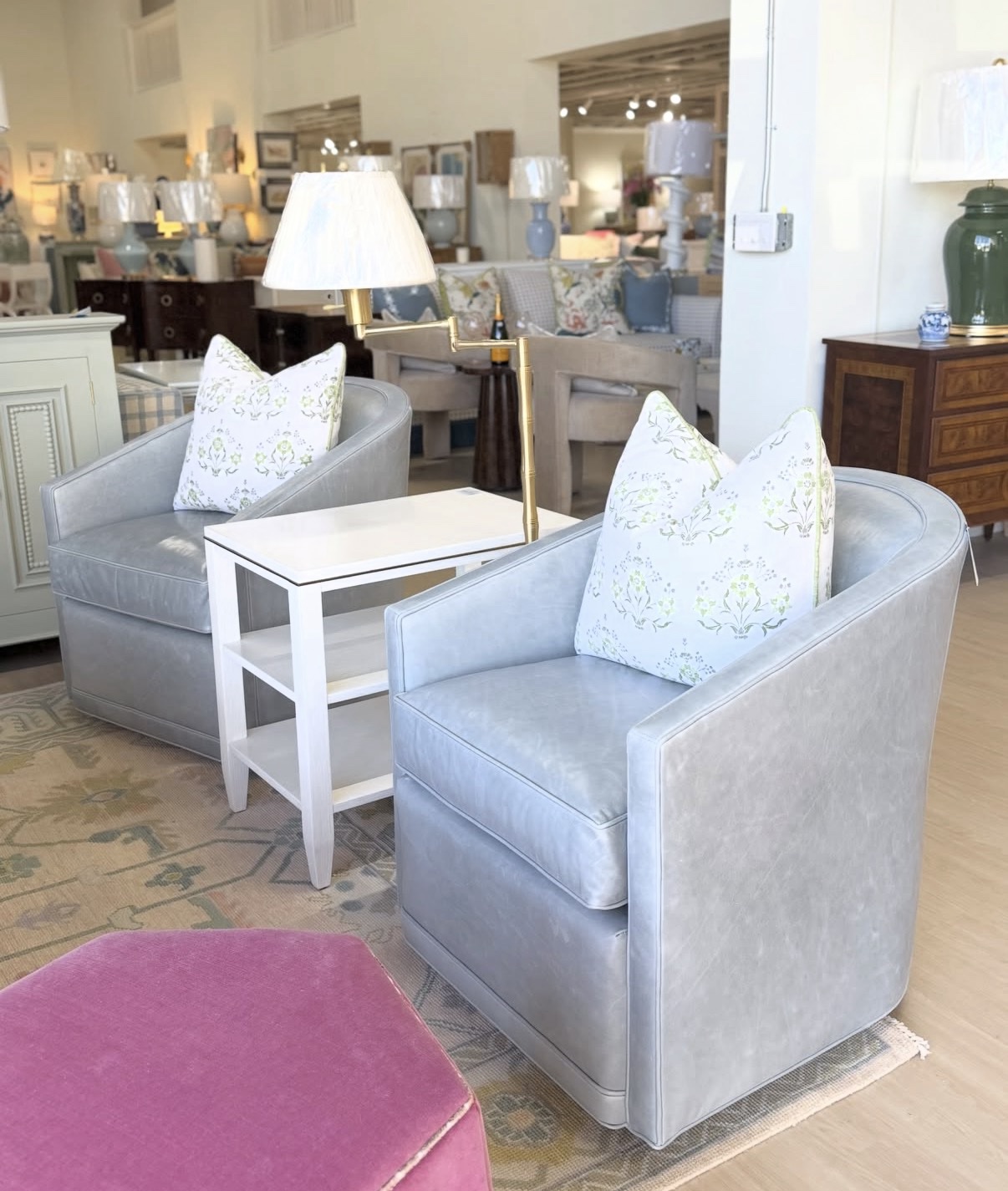 Radcliffe swivel chair covered in genuine leather Mont Blanc light blue - Image 2
