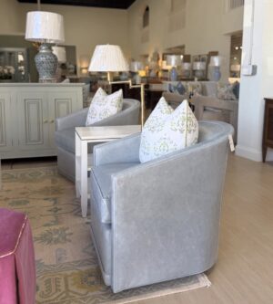 Radcliffe swivel chair covered in genuine leather Mont Blanc light blue